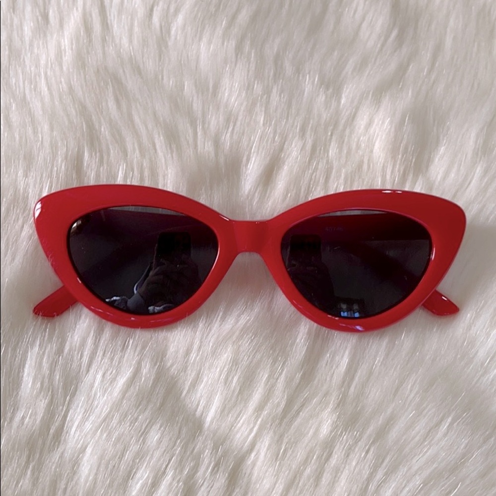 Sunglasses - Picture 3 of 5